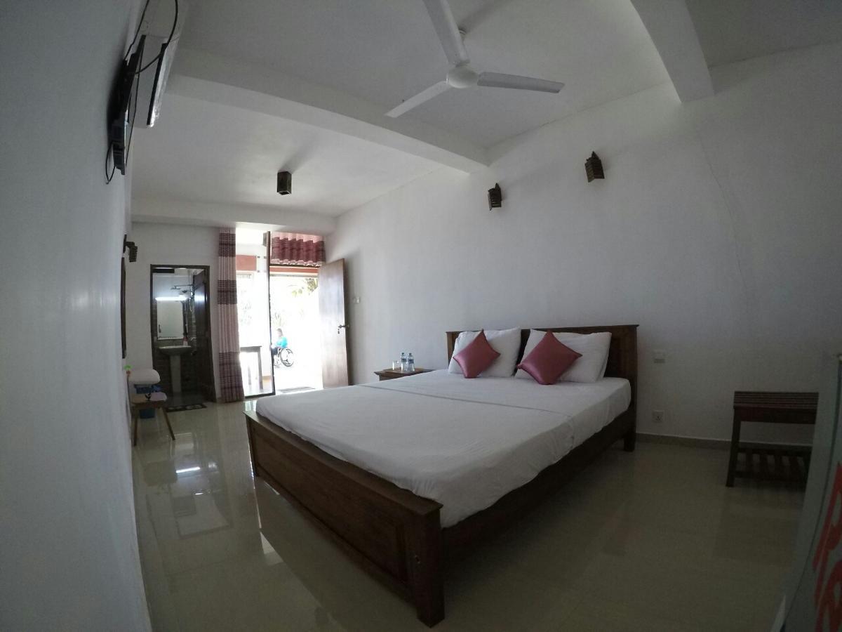 Dasa Beach View Habaraduwa Bagian luar foto